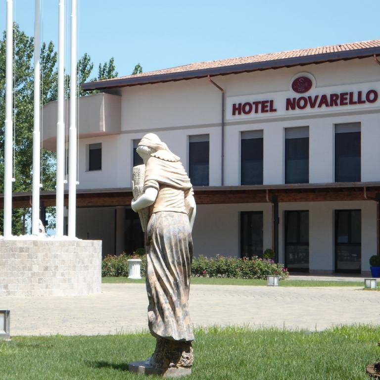 ホテル ノヴァレーロ リゾート＆スパ Granozzo con Monticello エクステリア 写真